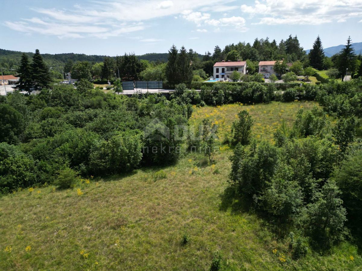 MATULJI, JURDANI, RUPA - gradbeno zemljišče 9000m2 z ZAZID. DOVOLJENJE za halo in poslovno stanovanjski objekt