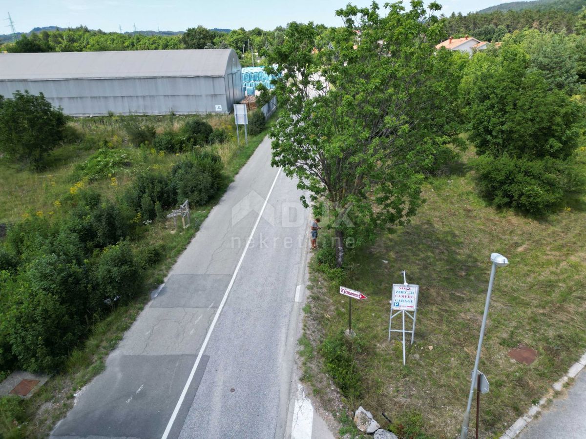 MATULJI, JURDANI, RUPA - gradbeno zemljišče 9000m2 z ZAZID. DOVOLJENJE za halo in poslovno stanovanjski objekt