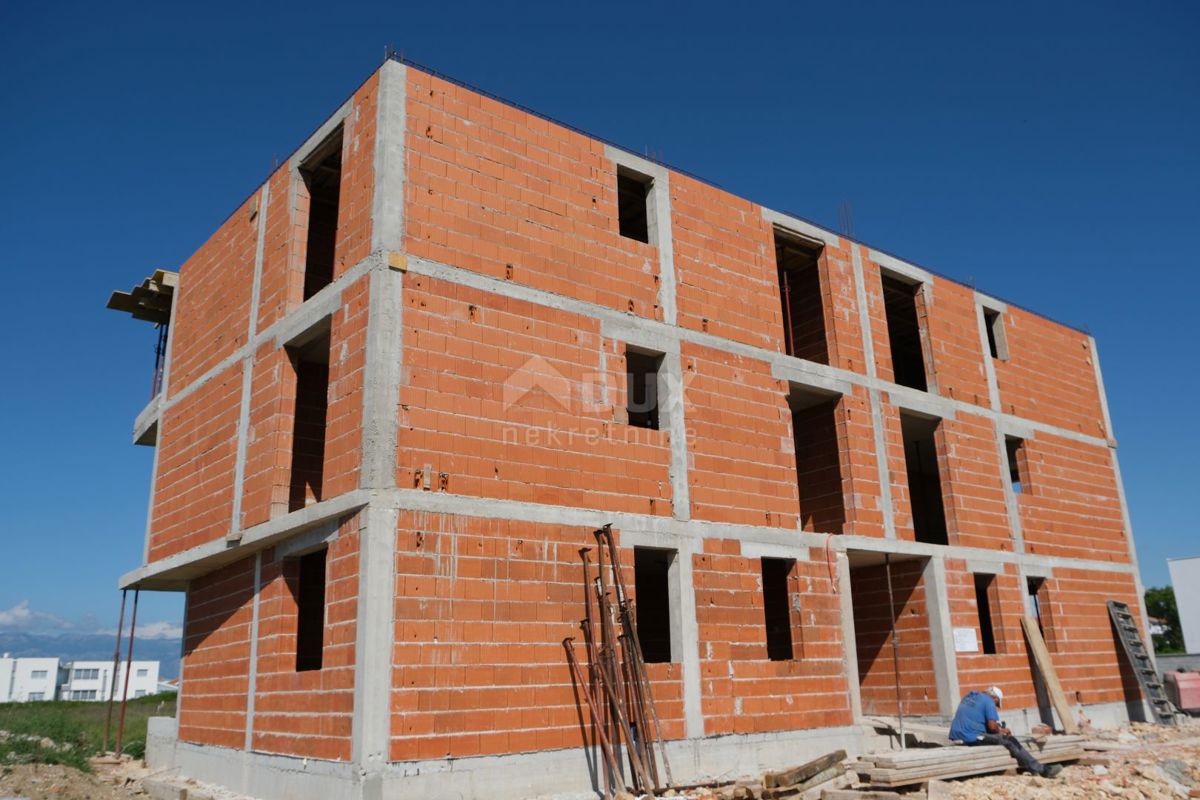 ZADAR, PRIVLAKA - Novogradnja! Atraktivno stanovanje s pogledom na morje v bližini plaže! SJ5