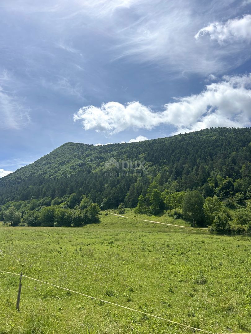 Čovići, Otočac, 1.000m2