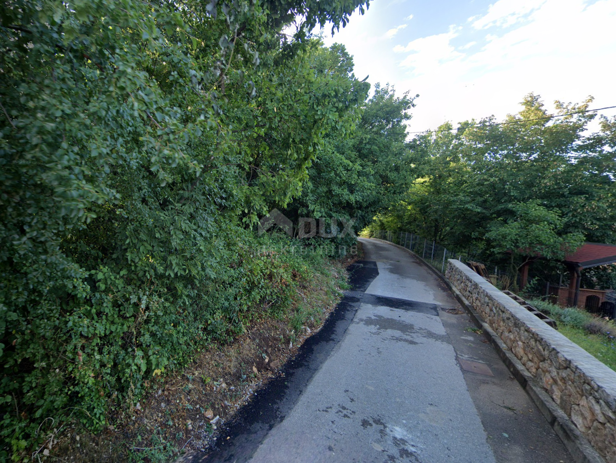 VIŠKOVO, SARŠONI - gradbeno zemljišče 845m2 za družinsko hišo/stanovanjski objekt-stanovanja 