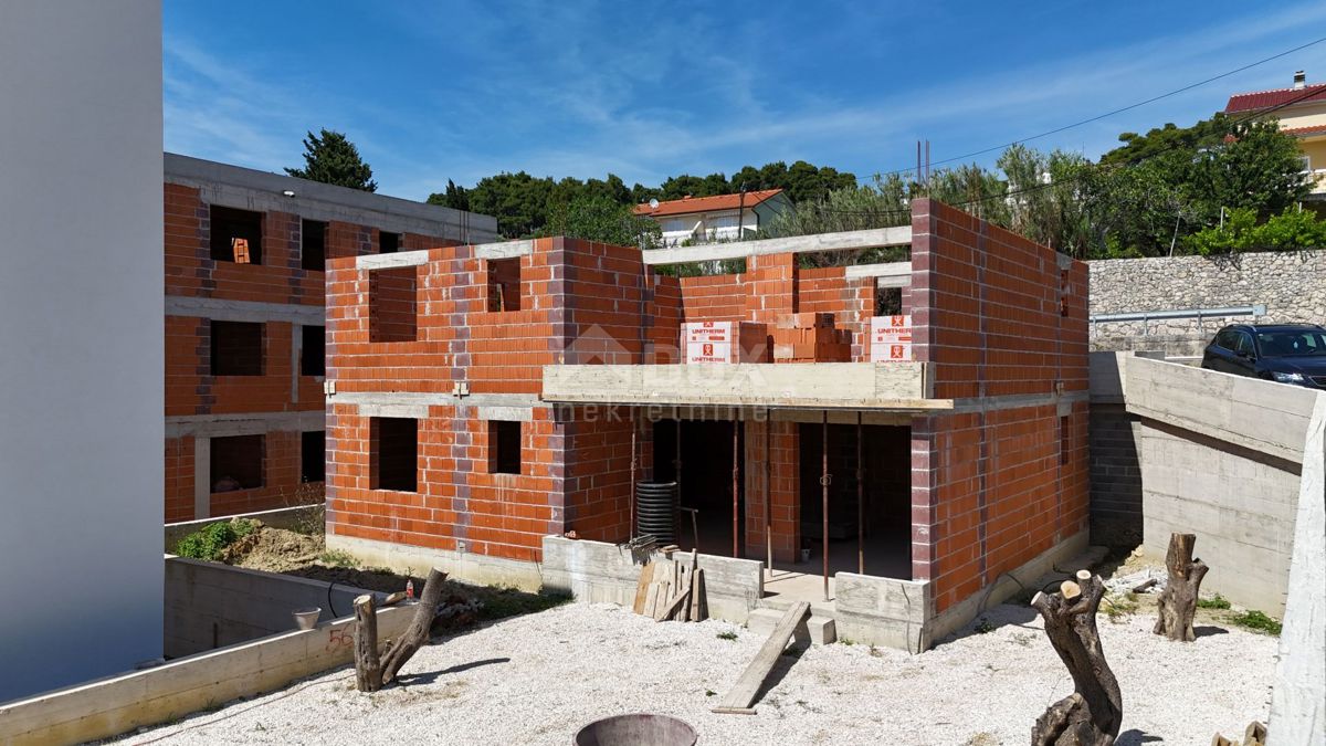 OTOK RAB, BANJOL - NOVOGRADNJA - Apartma v pritličju 150m od morja