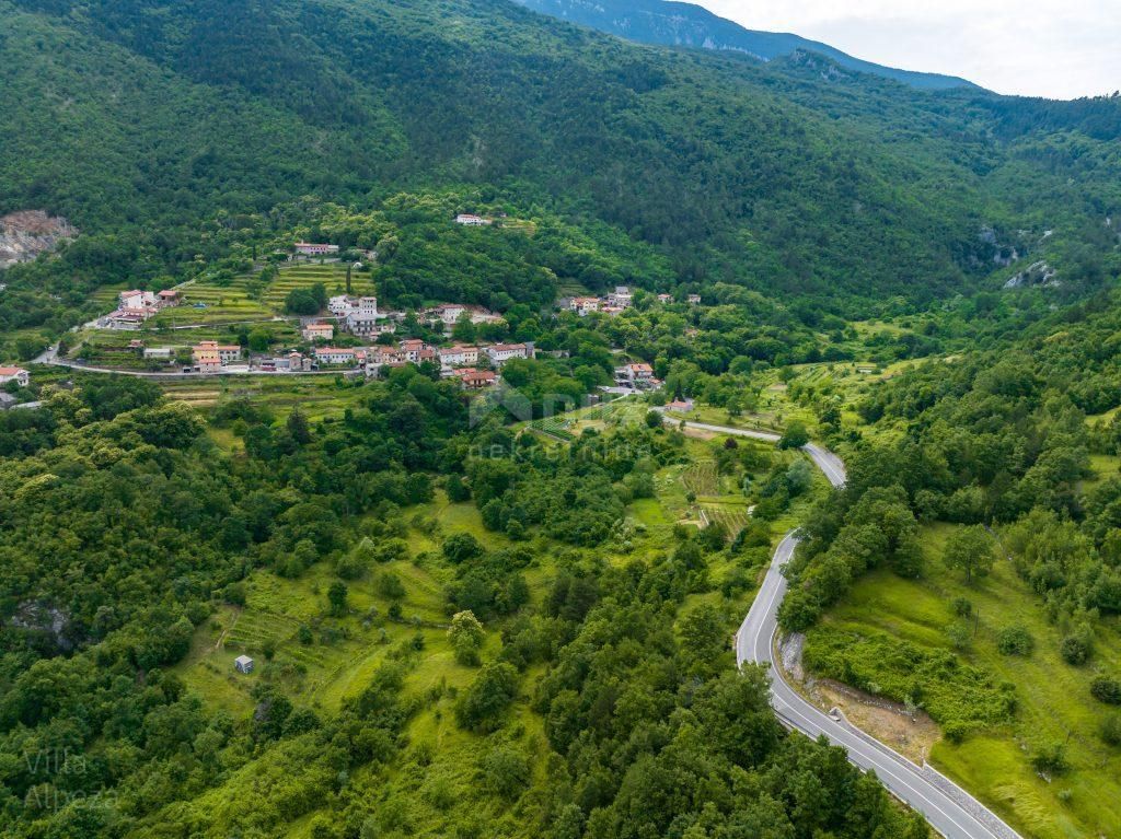 ISTRA, LOVRAN - Visoko luksuzna družinska vila v manjšem naselju