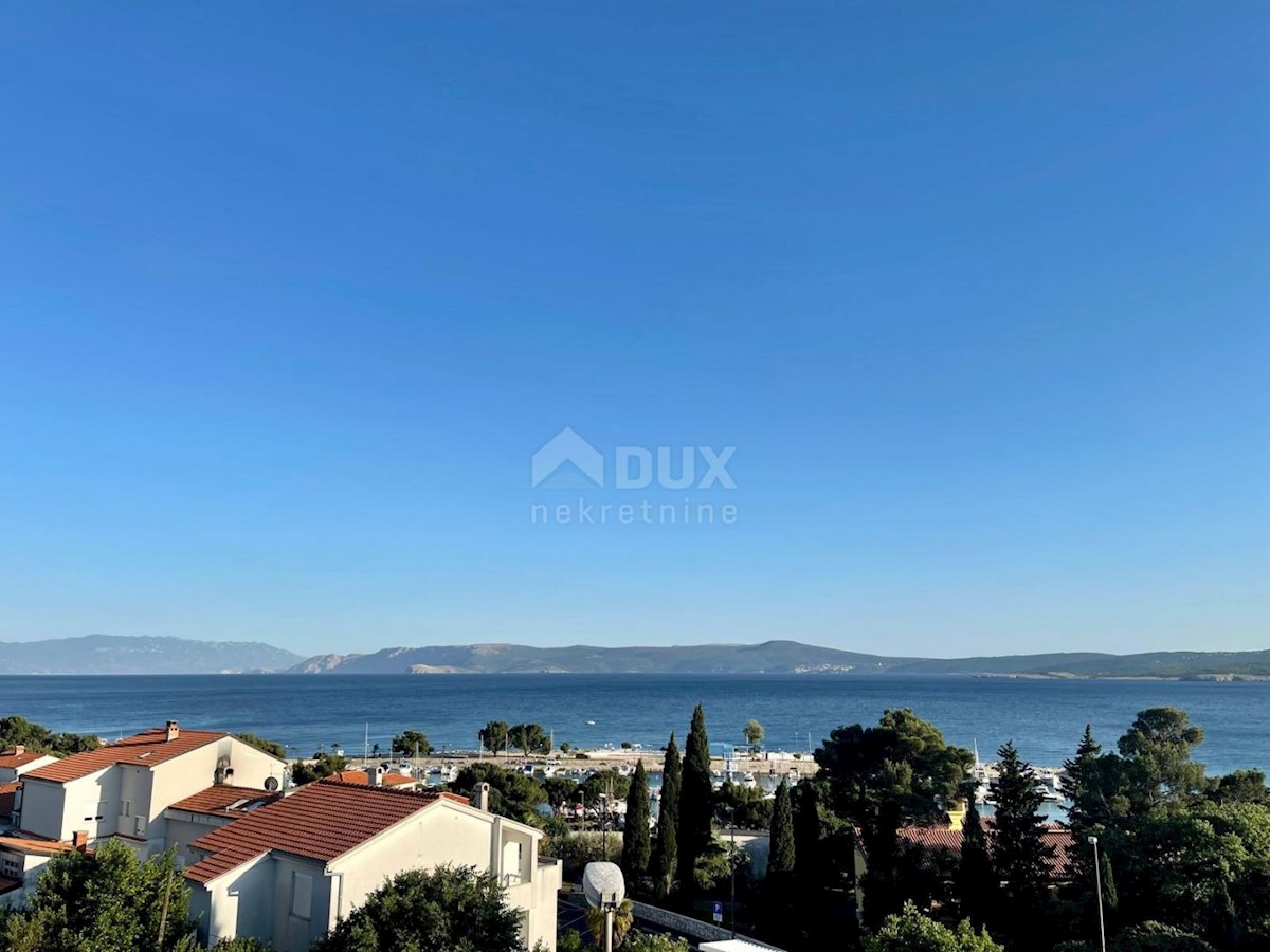CRIKVENICA - čudovita hiša v središču Crikvenice z dvema poslovnima prostoroma
