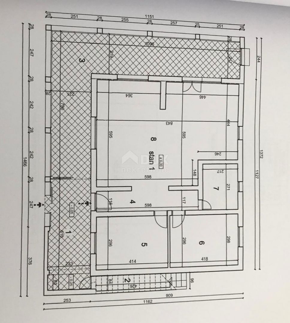 PIROVAC - hiša z dvema velikima apartmajema