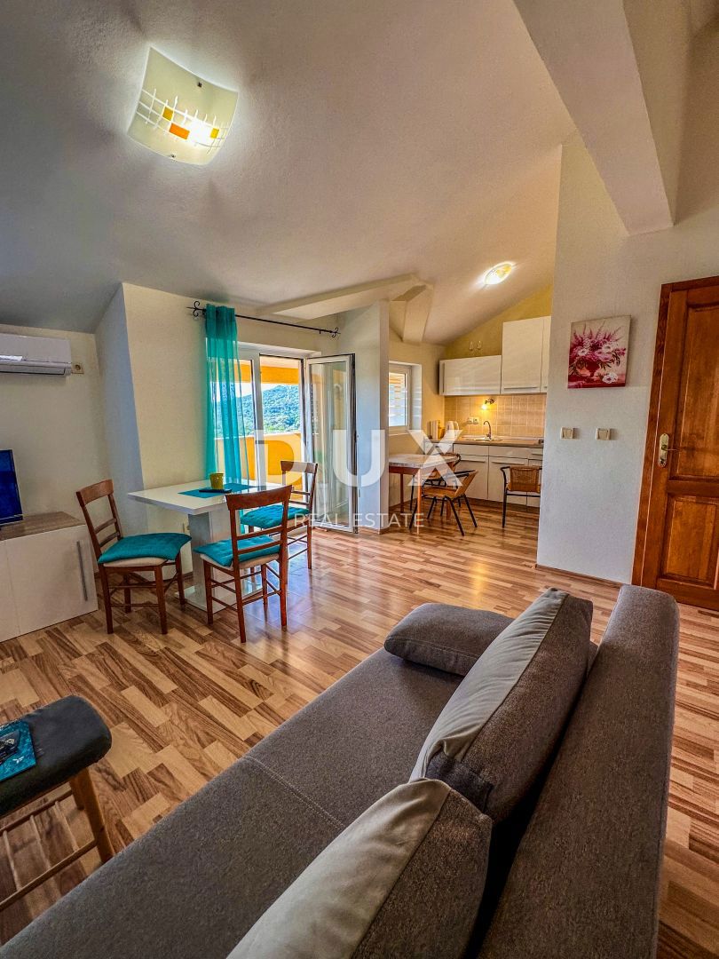 MALI LOŠINJ - Hiša s tremi apartmaji v mirnem delu otoka