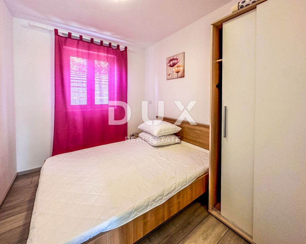 MALI LOŠINJ - Hiša s tremi apartmaji v mirnem delu otoka