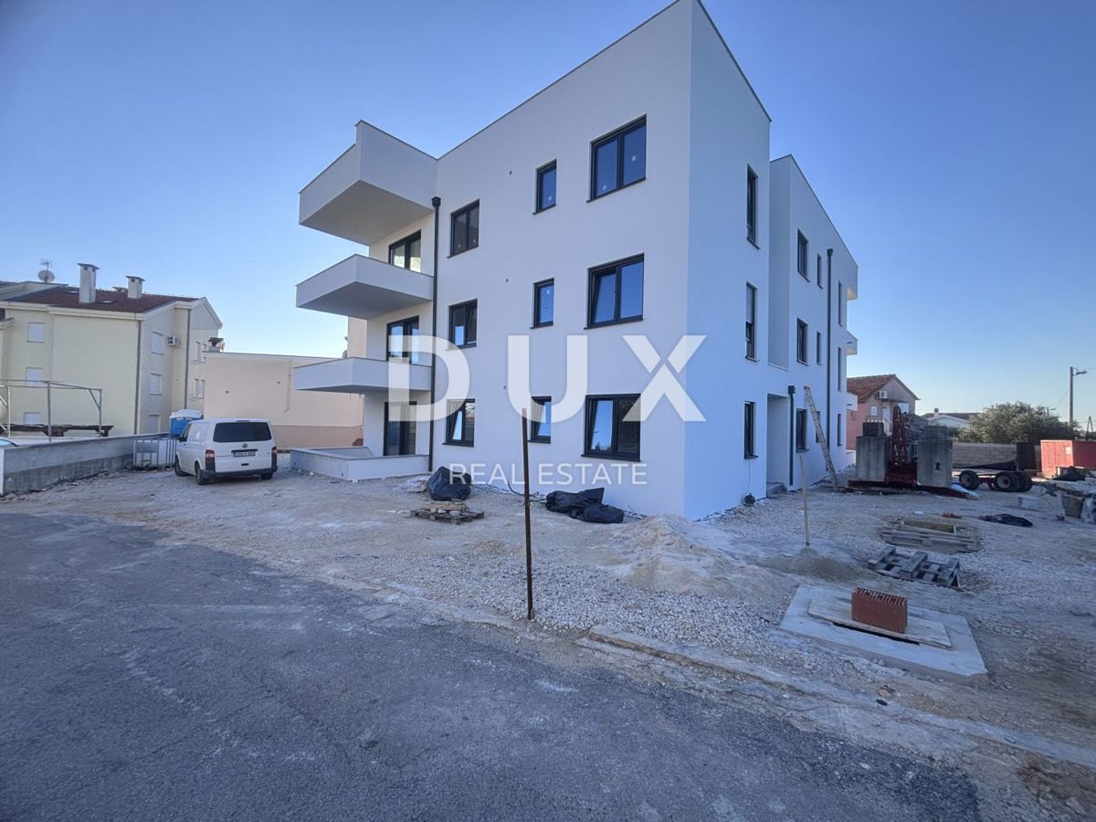 ZADAR, PETRČANE - Penthouse v gradnji s čudovitim razgledom 150 m od morja