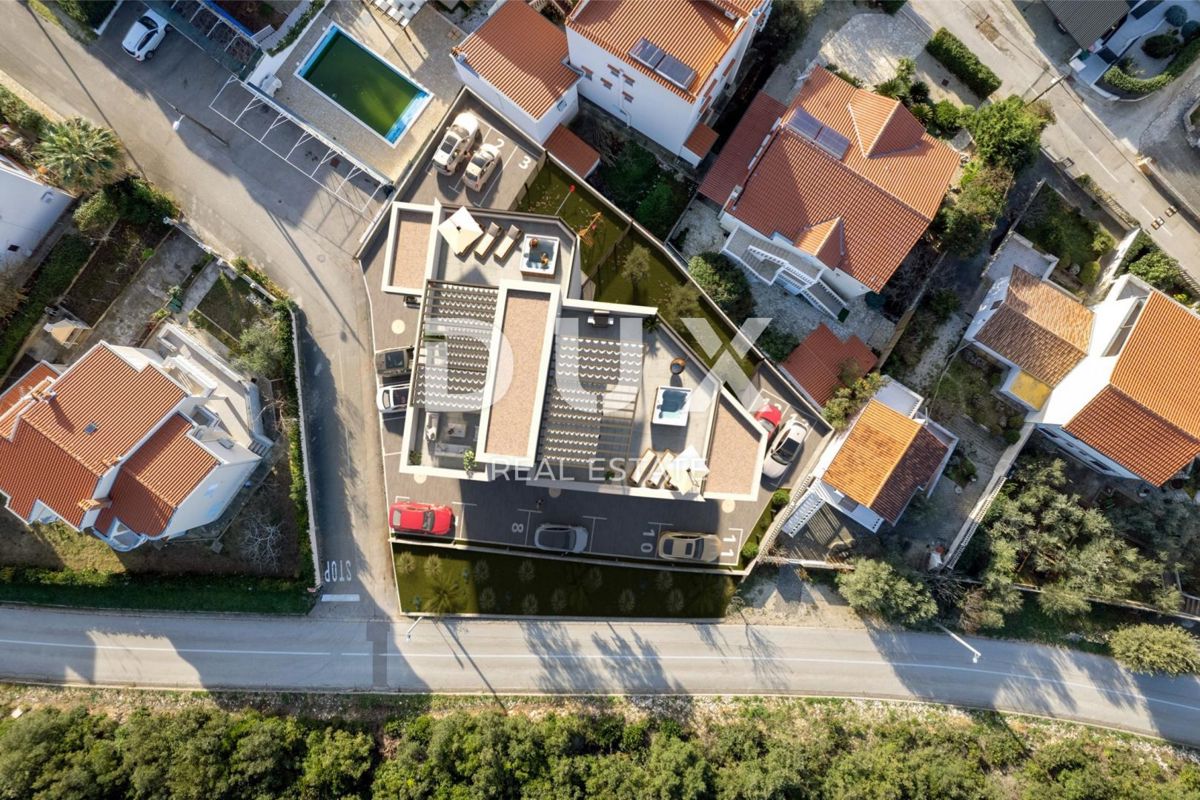 ZADAR, PETRČANE - Penthouse v gradnji s čudovitim razgledom 150 m od morja