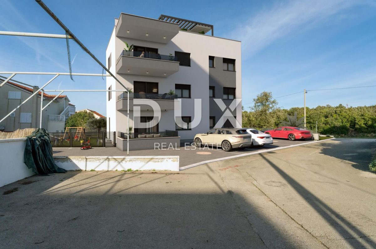 ZADAR, PETRČANE - Penthouse v gradnji s čudovitim razgledom 150 m od morja