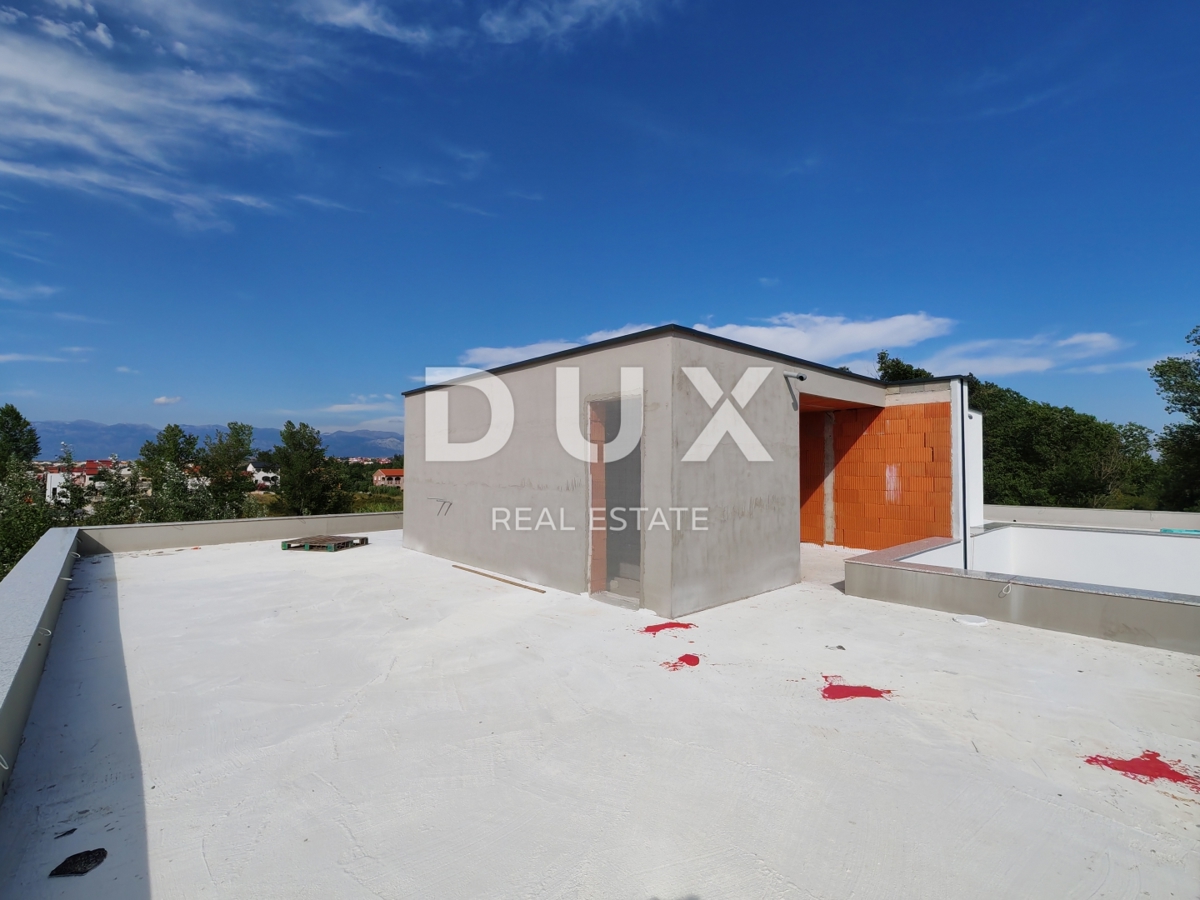 ZADAR, ZUKVE - Prostoren dvojček z bazenom! Novogradnja! IN