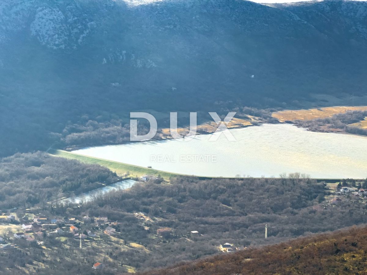 CRIKVENICA, TRIBALJ - Zemljišče s pogledom na jezero