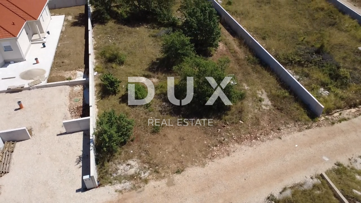 ZADAR, MURVICA - Zazidljivo zemljišče 800m²