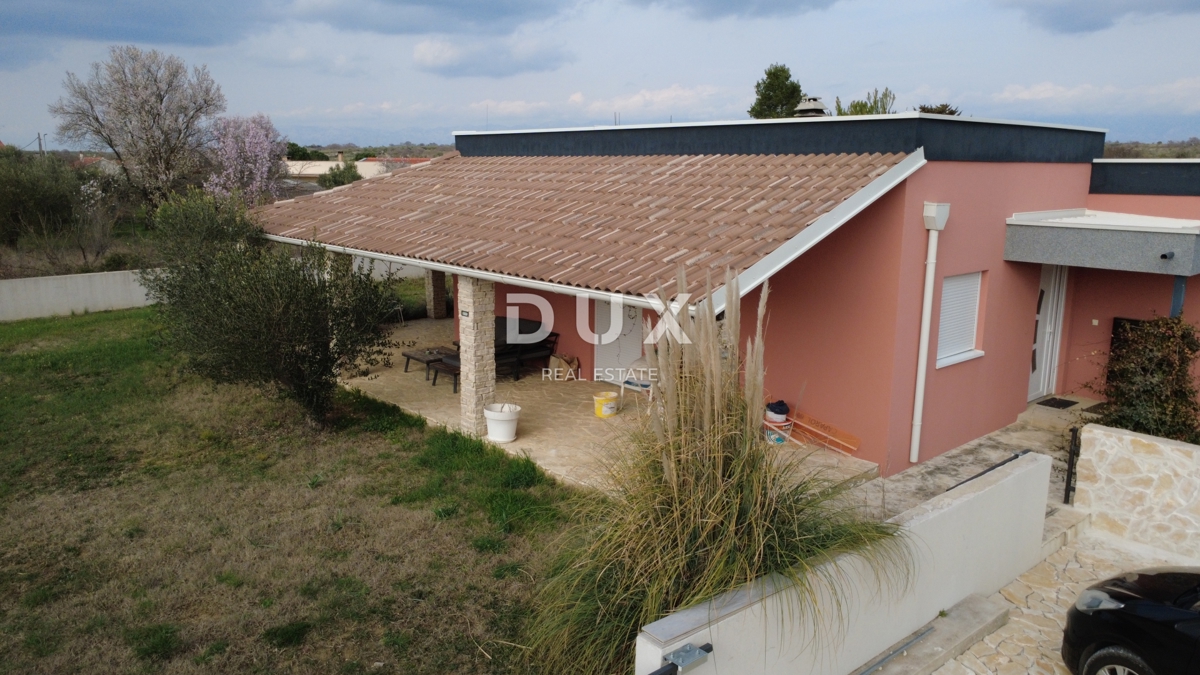 ZADAR, MURVICA - Moderna hiša s prostornim dvoriščem - Novogradnja!