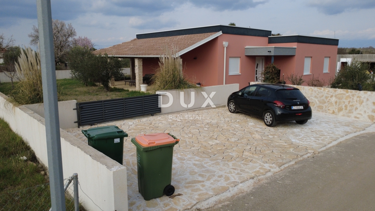 ZADAR, MURVICA - Moderna hiša s prostornim dvoriščem - Novogradnja!