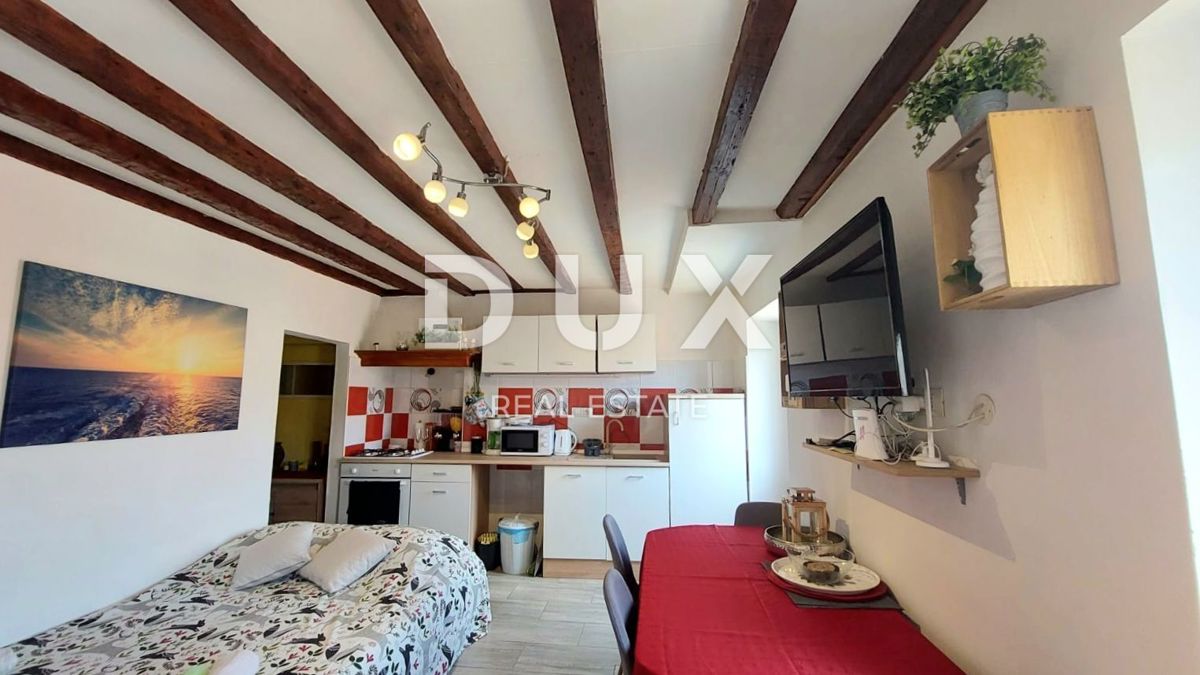 ISTRA, ROVINJ - 1S+DB prenovljeno stanovanje, ki se nahaja 50m od rive in najbolj znane ulice v mestu