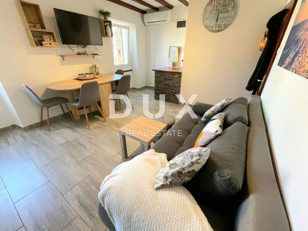 ISTRA, ROVINJ - 1S+DB prenovljeno stanovanje, ki se nahaja 50m od rive in najbolj znane ulice v mestu