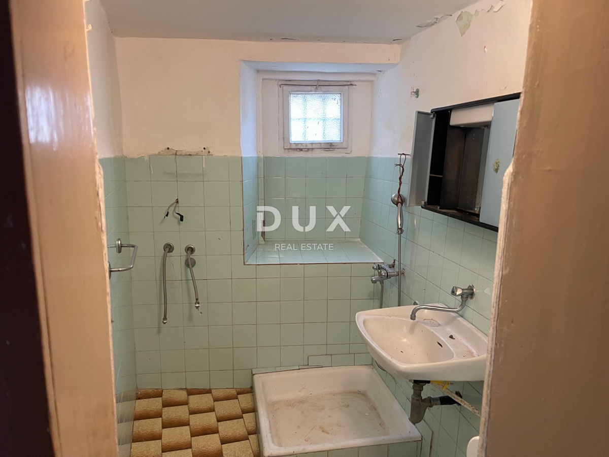 ISTRA, BUJE - Hiša na edinstveni lokaciji s panoramskim razgledom