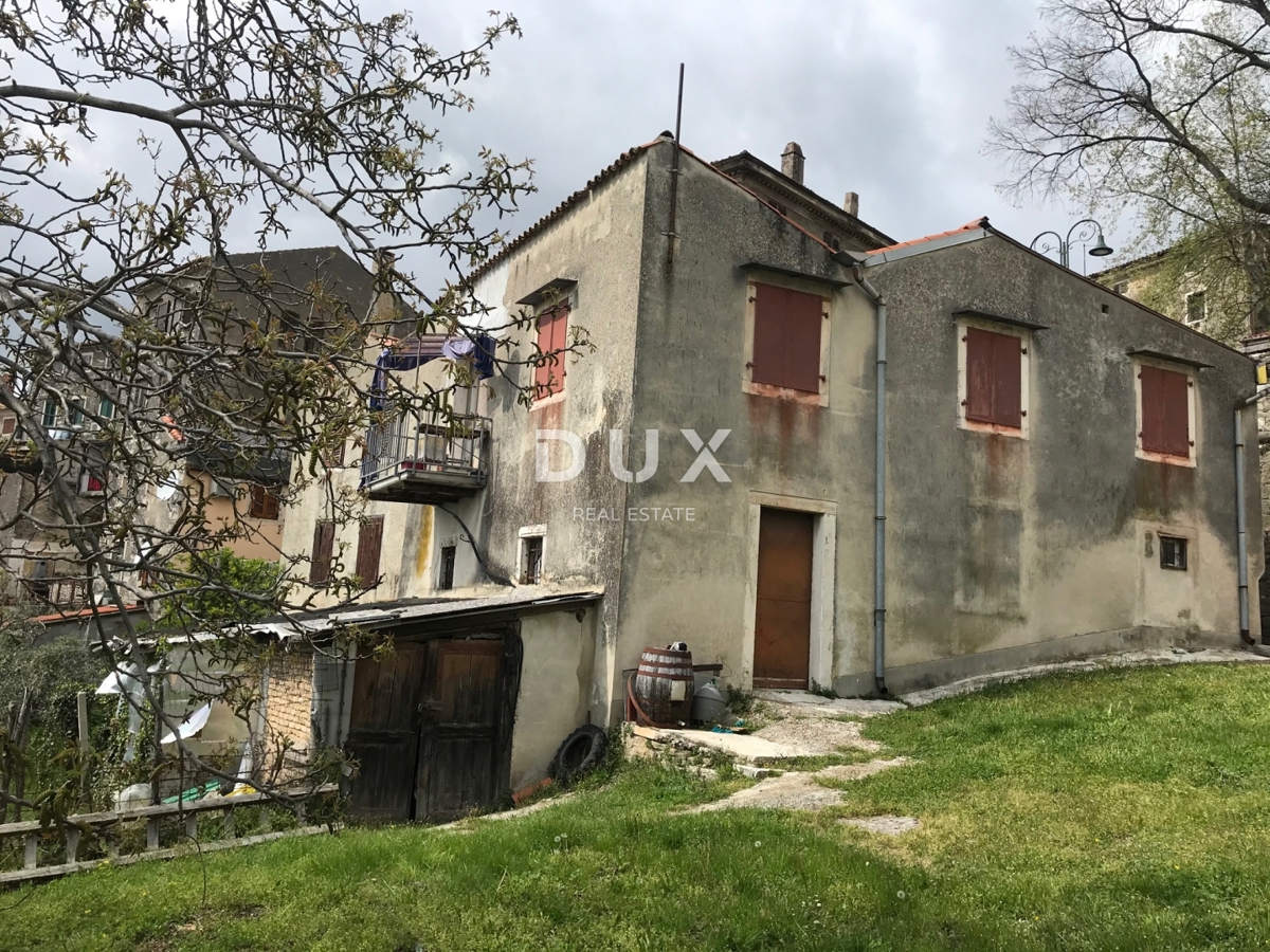 ISTRA, BUJE - Hiša na edinstveni lokaciji s panoramskim razgledom