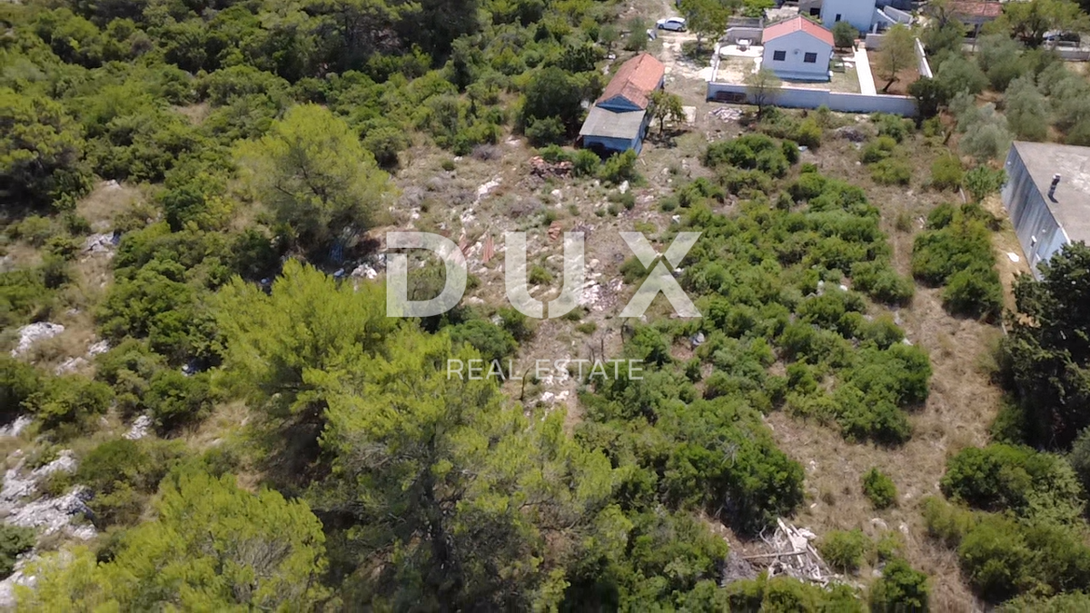 ZADAR, ČRNO - Zazidljivo zemljišče 1040m²