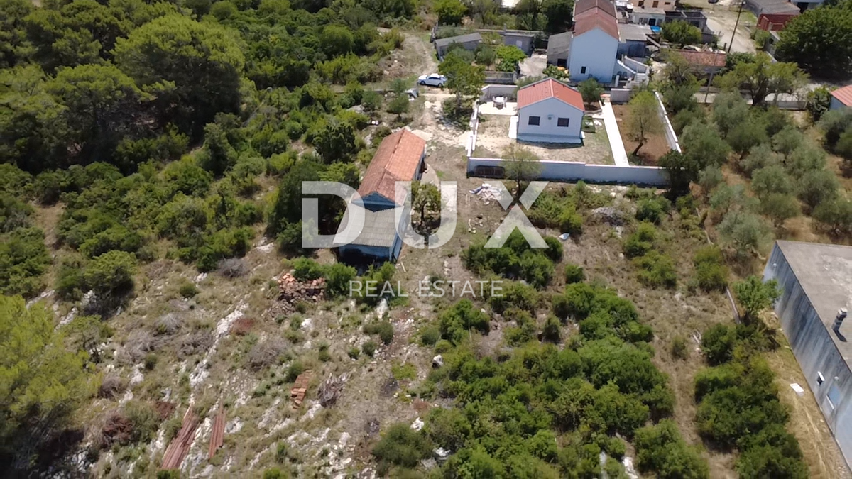 ZADAR, ČRNO - Zazidljivo zemljišče 1040m²