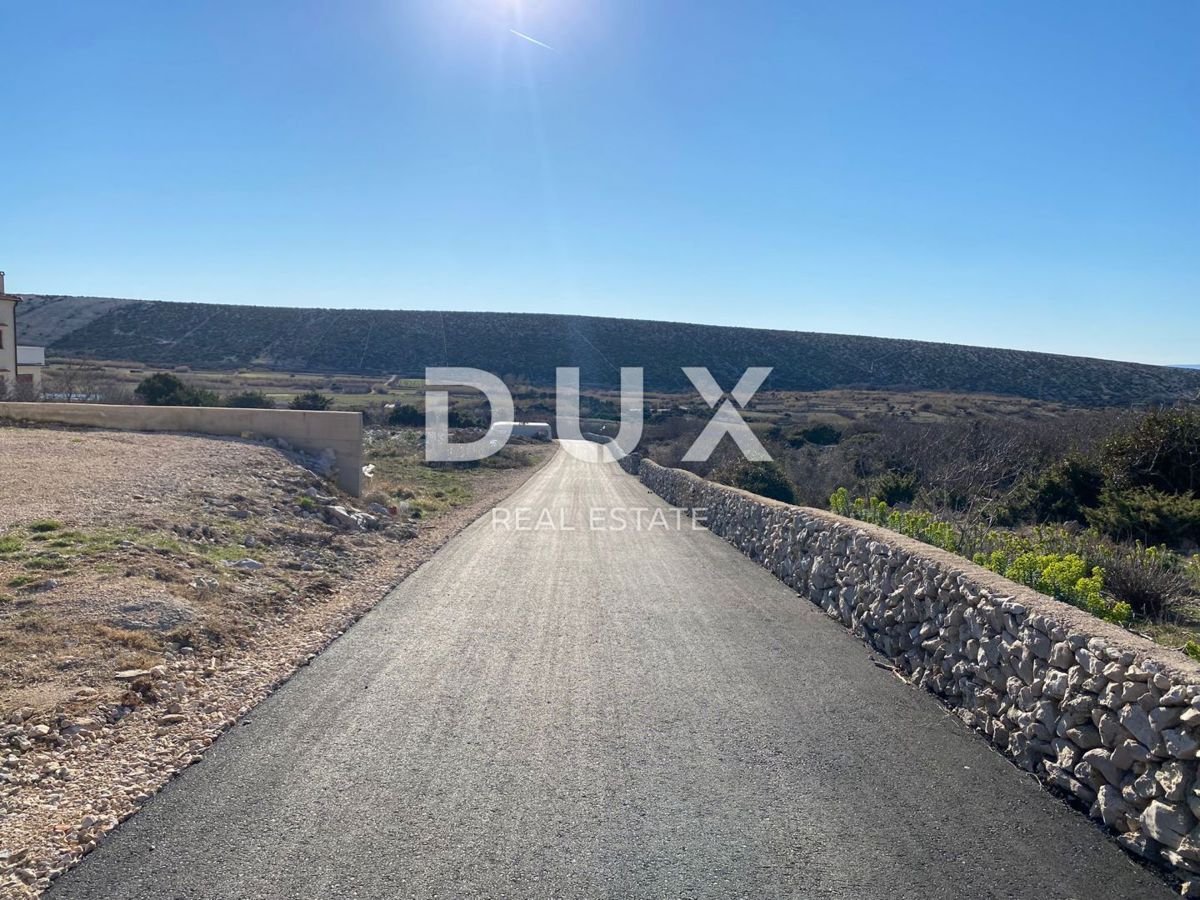 PAG, KOLAN - vila 170m2 z bazenom + okolica 500m2