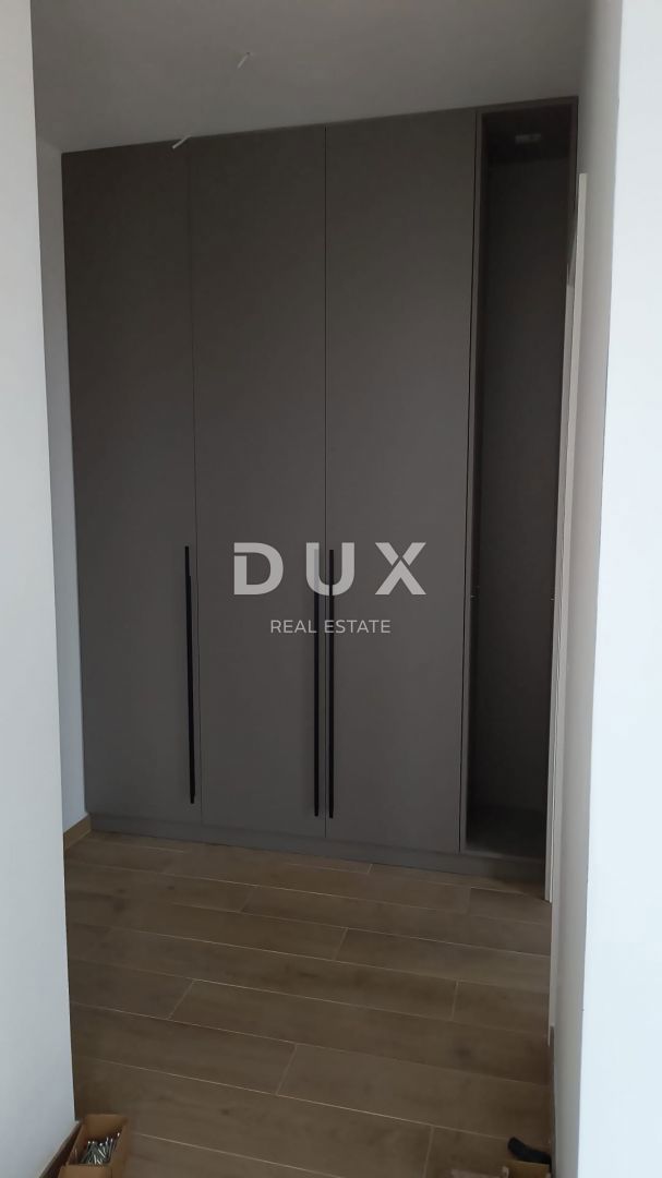 PAG, KOLAN - vila 170m2 z bazenom + okolica 500m2