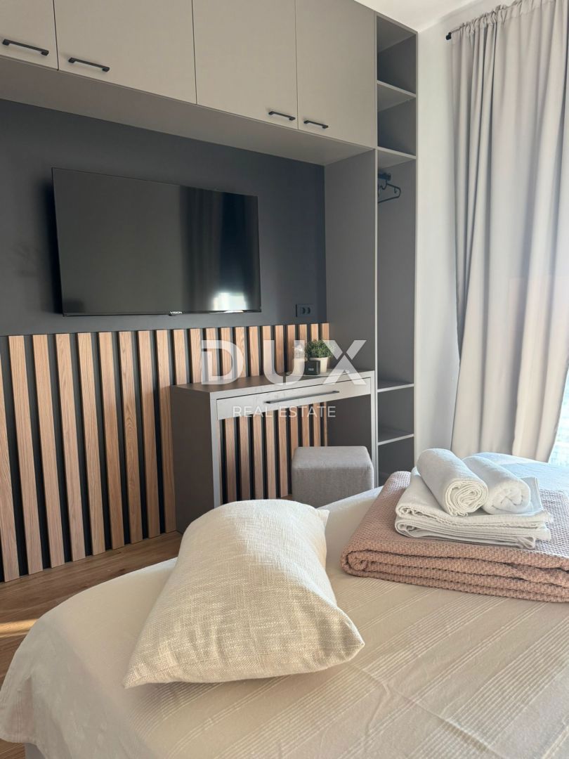 OTOK PAG, KOLAN - vila 200m2 z bazenom + površina 400m2