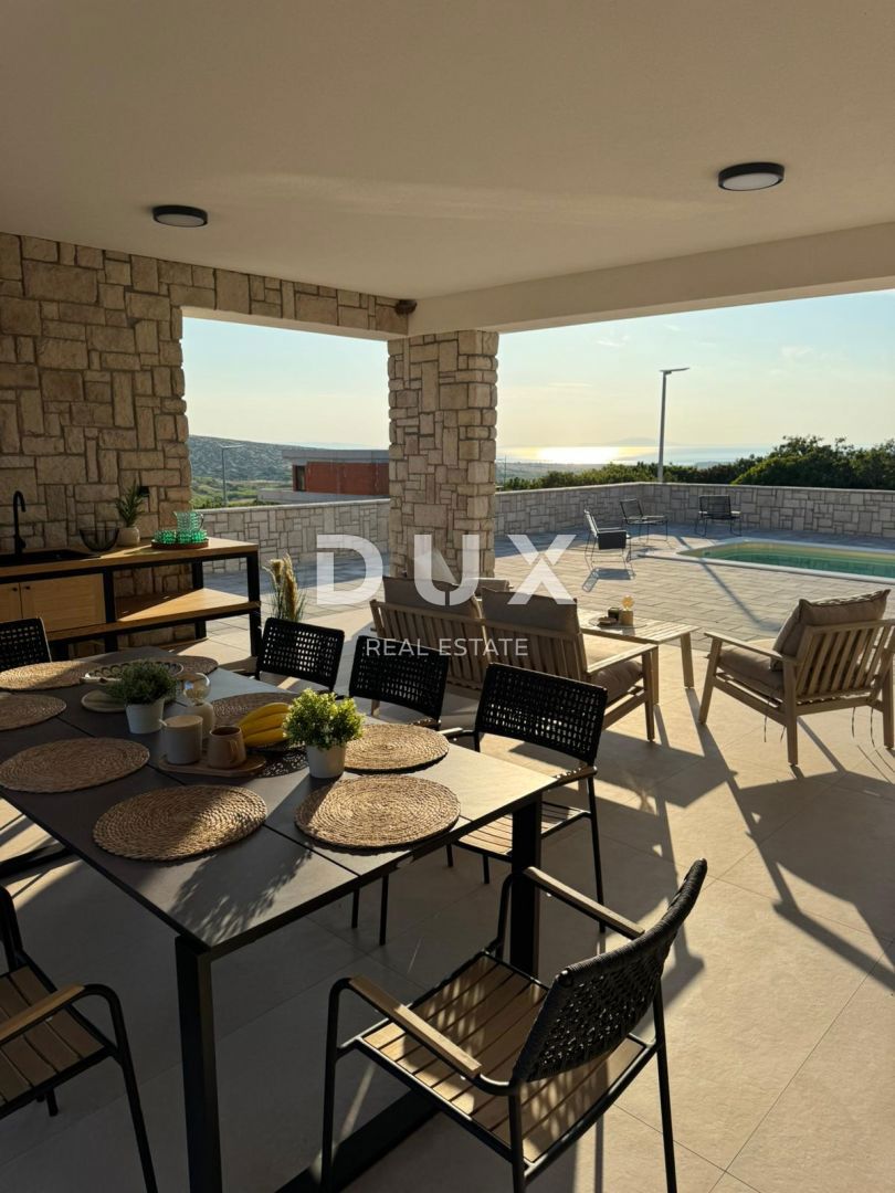 OTOK PAG, KOLAN - vila 200m2 z bazenom + površina 400m2