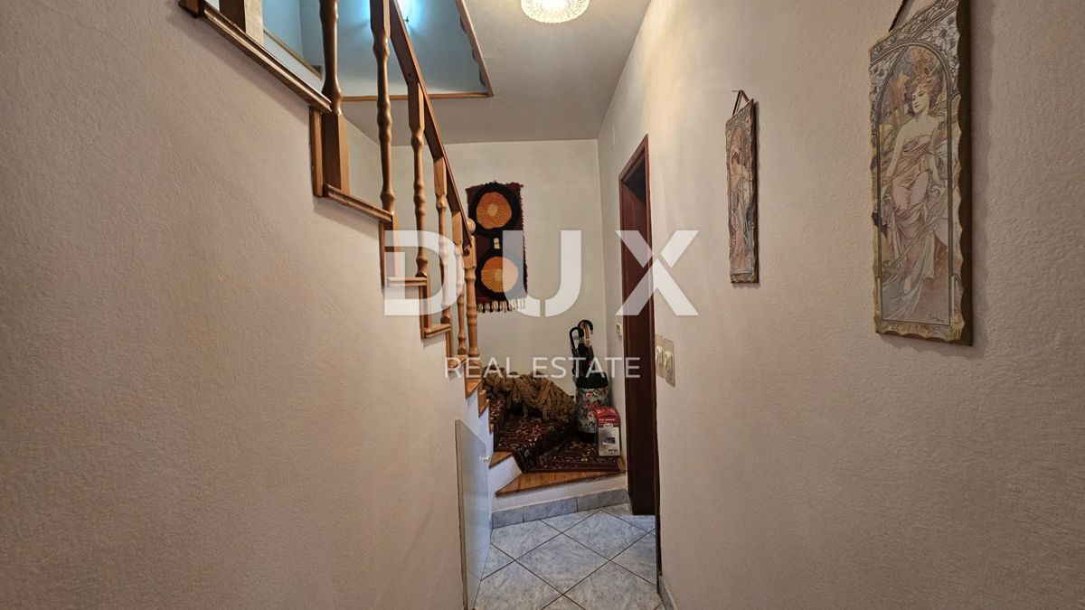 ČAVLE - hiša z garažo in vrtom v zelo mirnem okolju