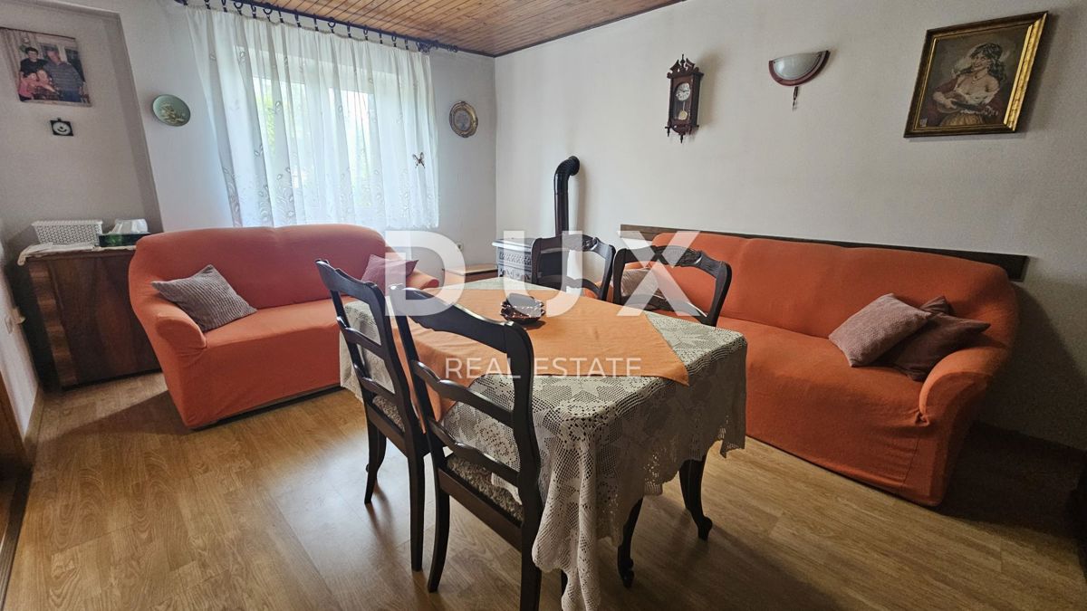 ČAVLE - hiša z garažo in vrtom v zelo mirnem okolju