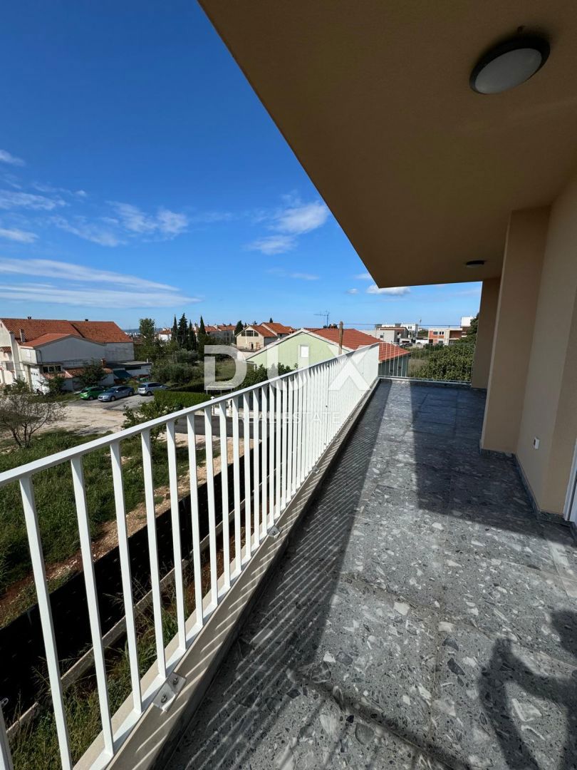 ZADAR, BILI BRIG - Prostorno stanovanje s pogledom na morje