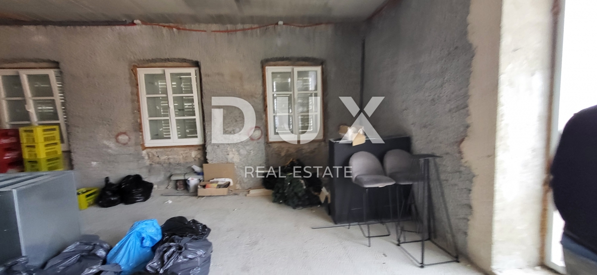 MALI LOŠINJ - privlačni poslovni prostori, vrhunska lokacija