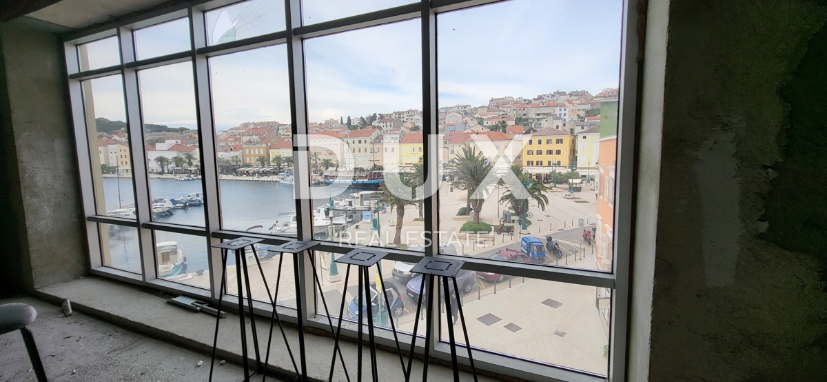 MALI LOŠINJ - privlačni poslovni prostori, vrhunska lokacija