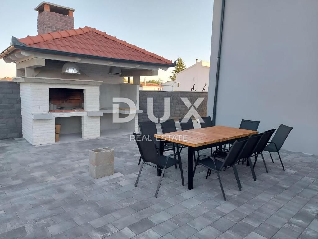ZADAR, MURVICA - Vila z bazenom in velikim vrtom!