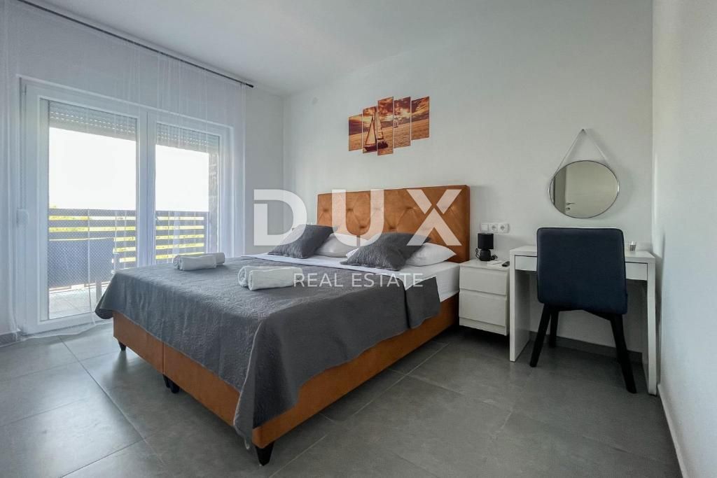 ZADAR, MURVICA - Vila z bazenom in velikim vrtom!