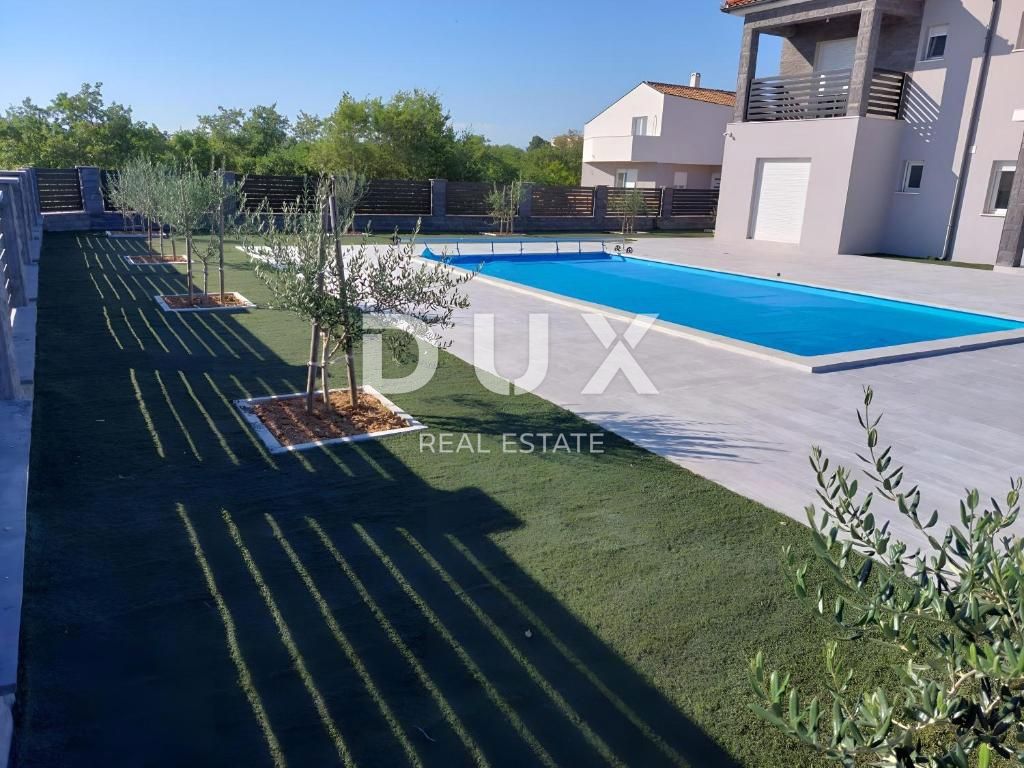 ZADAR, MURVICA - Vila z bazenom in velikim vrtom!