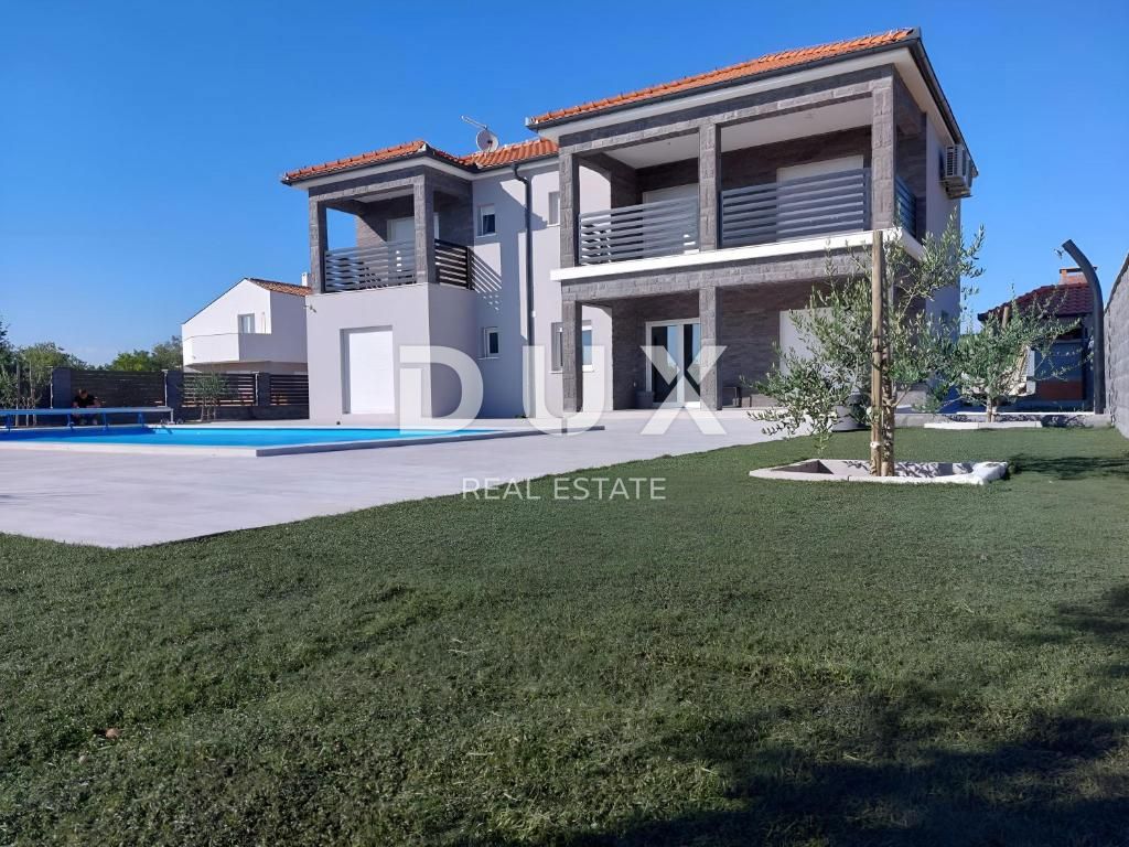ZADAR, MURVICA - Vila z bazenom in velikim vrtom!