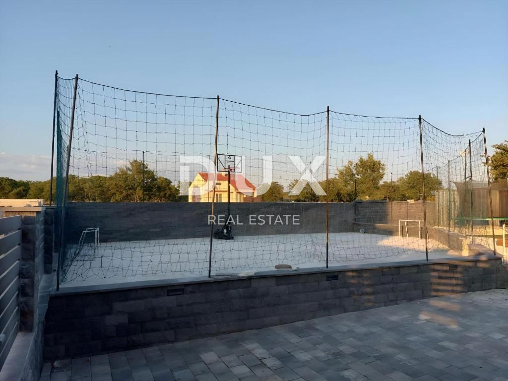 ZADAR, MURVICA - Vila z bazenom in velikim vrtom!