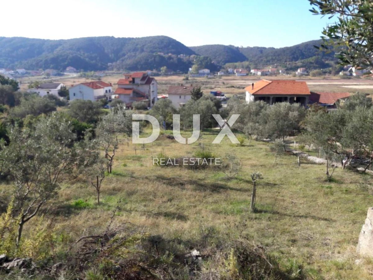 OTOK RAB, SUPETARSKA DRAGA - Gradbeno zemljišče v bližini morja