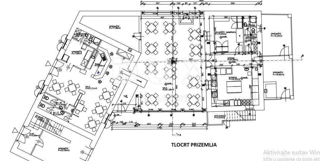 ISTRA, BRTONIGLA - Hiša z uveljavljenimi poslovnimi prostori