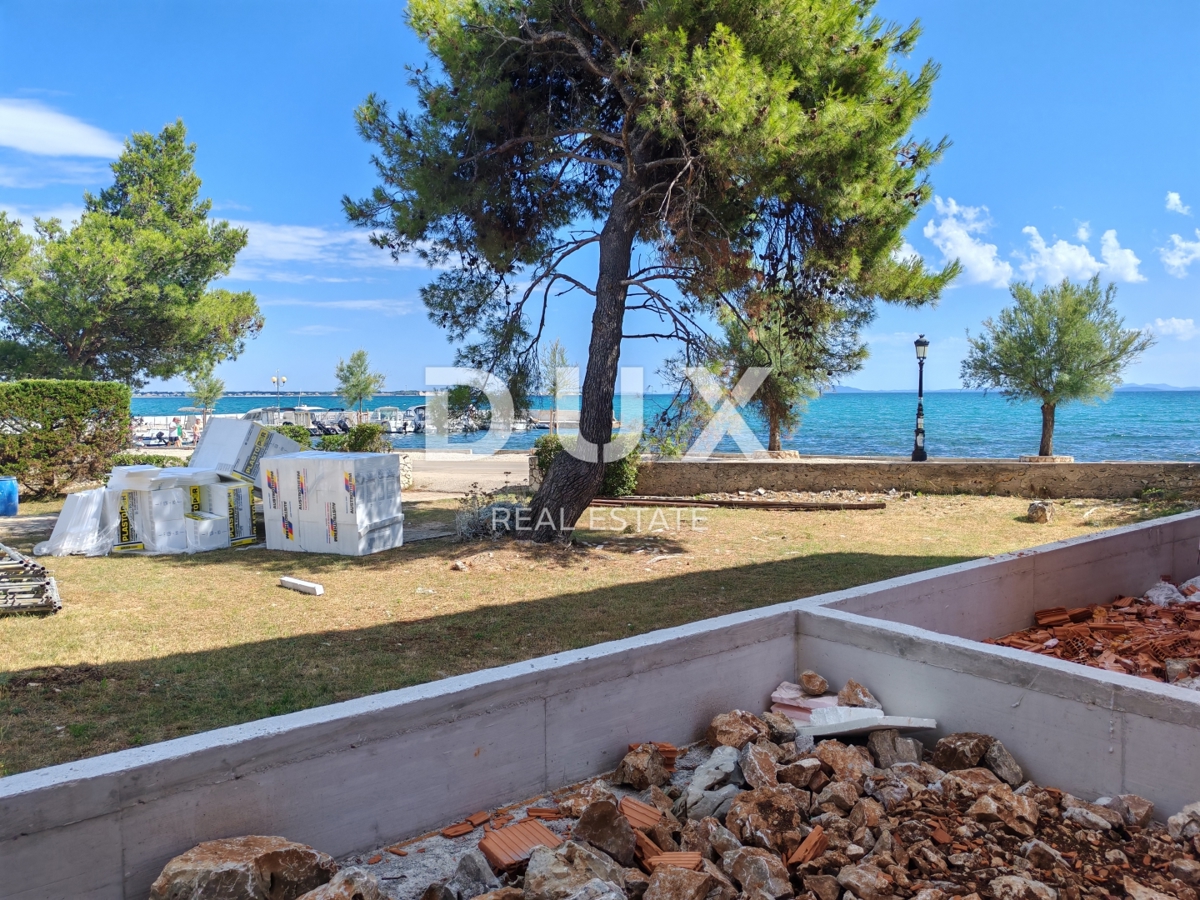 ZADAR, VIR - Luksuzno stanovanje z vrtom, druga vrsta do morja! BS1