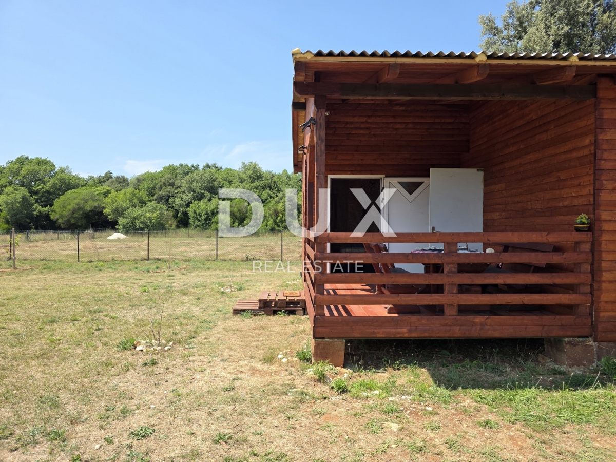 ISTRA, ŠIŠAN - Kmetijsko zemljišče z vikend hišo!