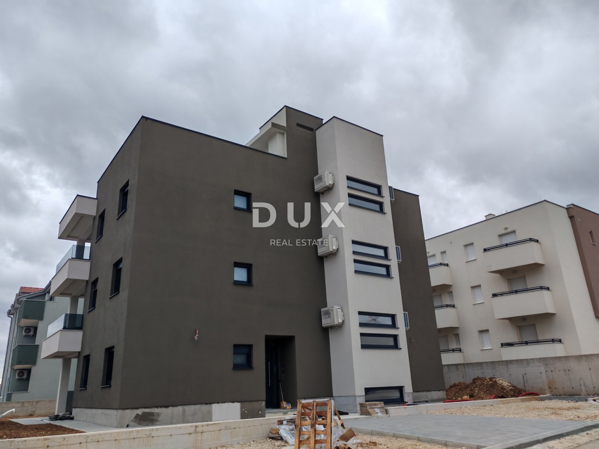 ZADAR, RAŽANAC - Novogradnja! Talno ogrevanje, dvigalo, pogled na morje, shramba...! S6