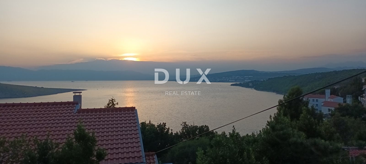 KRALJEVICA - hiša z dvema apartmajema, druga vrsta do morja