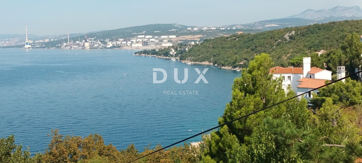 KRALJEVICA - hiša z dvema apartmajema, druga vrsta do morja