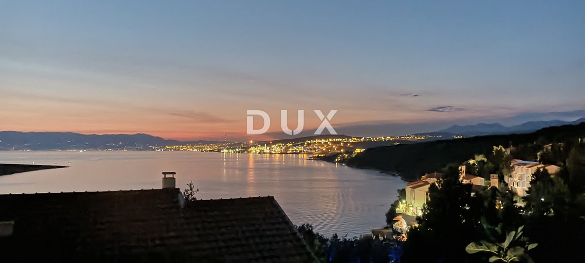 KRALJEVICA - hiša z dvema apartmajema, druga vrsta do morja