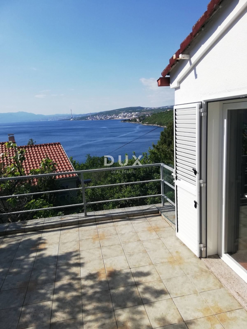 KRALJEVICA - hiša z dvema apartmajema, druga vrsta do morja