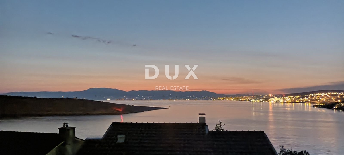 KRALJEVICA - hiša z dvema apartmajema, druga vrsta do morja