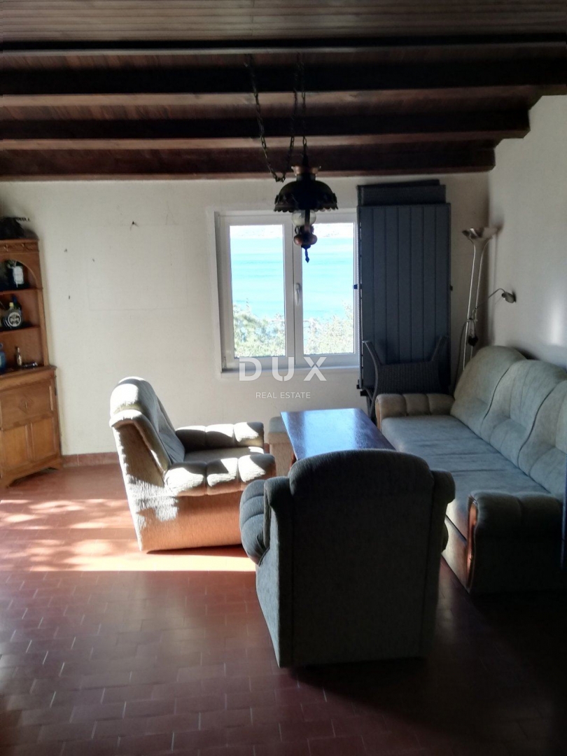 KRALJEVICA - hiša z dvema apartmajema, druga vrsta do morja